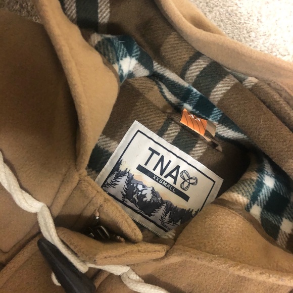 Aritzia TNA coat - Picture 2 of 2